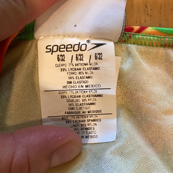 Speedo One Piece Swimsuite - Picture 3 of 7